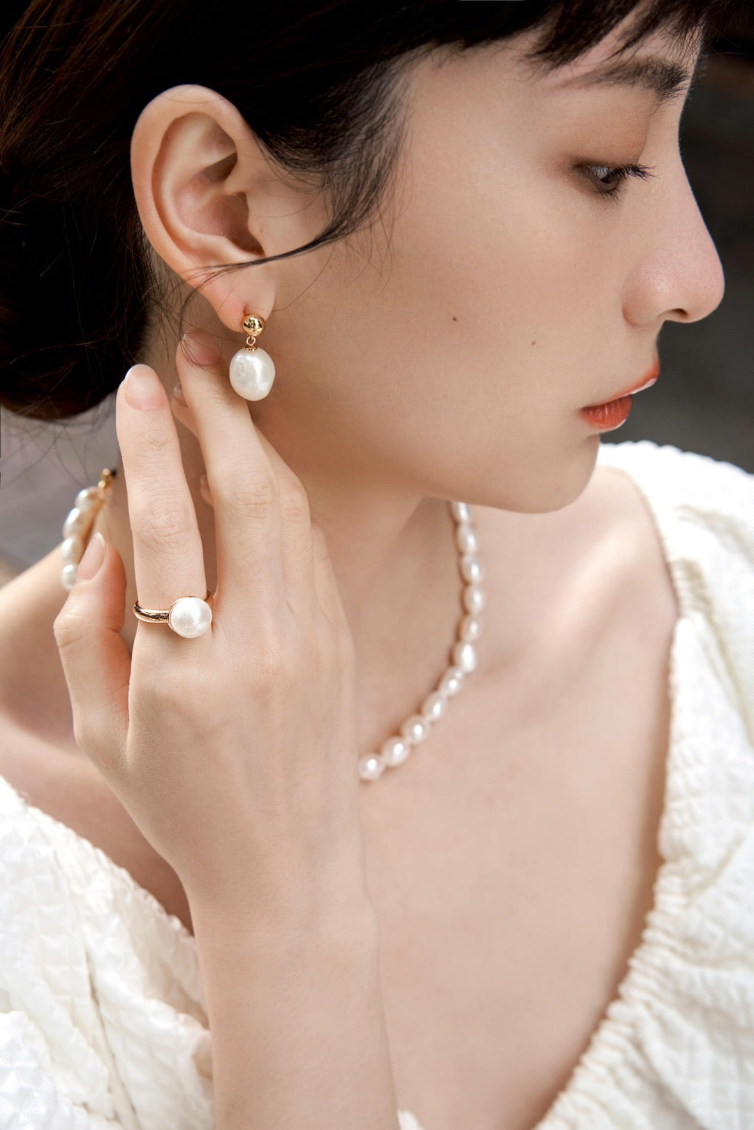 Large Irregular Baroque Pearl Earrings | Estincele Jewellery | Women's earrings | Pearl earrings