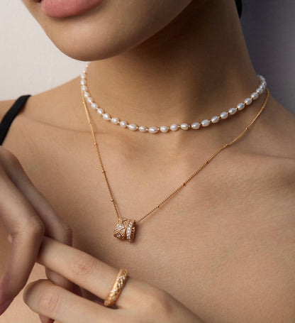 Minimalist Pearl Glow Necklace