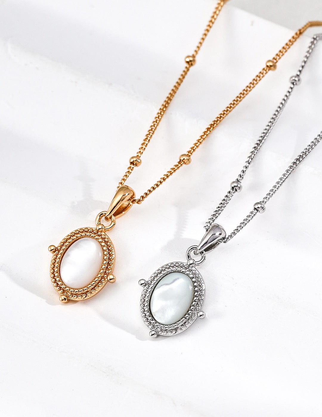 Mother-of-pearl Minimalist Oval Sterling Silver Necklace