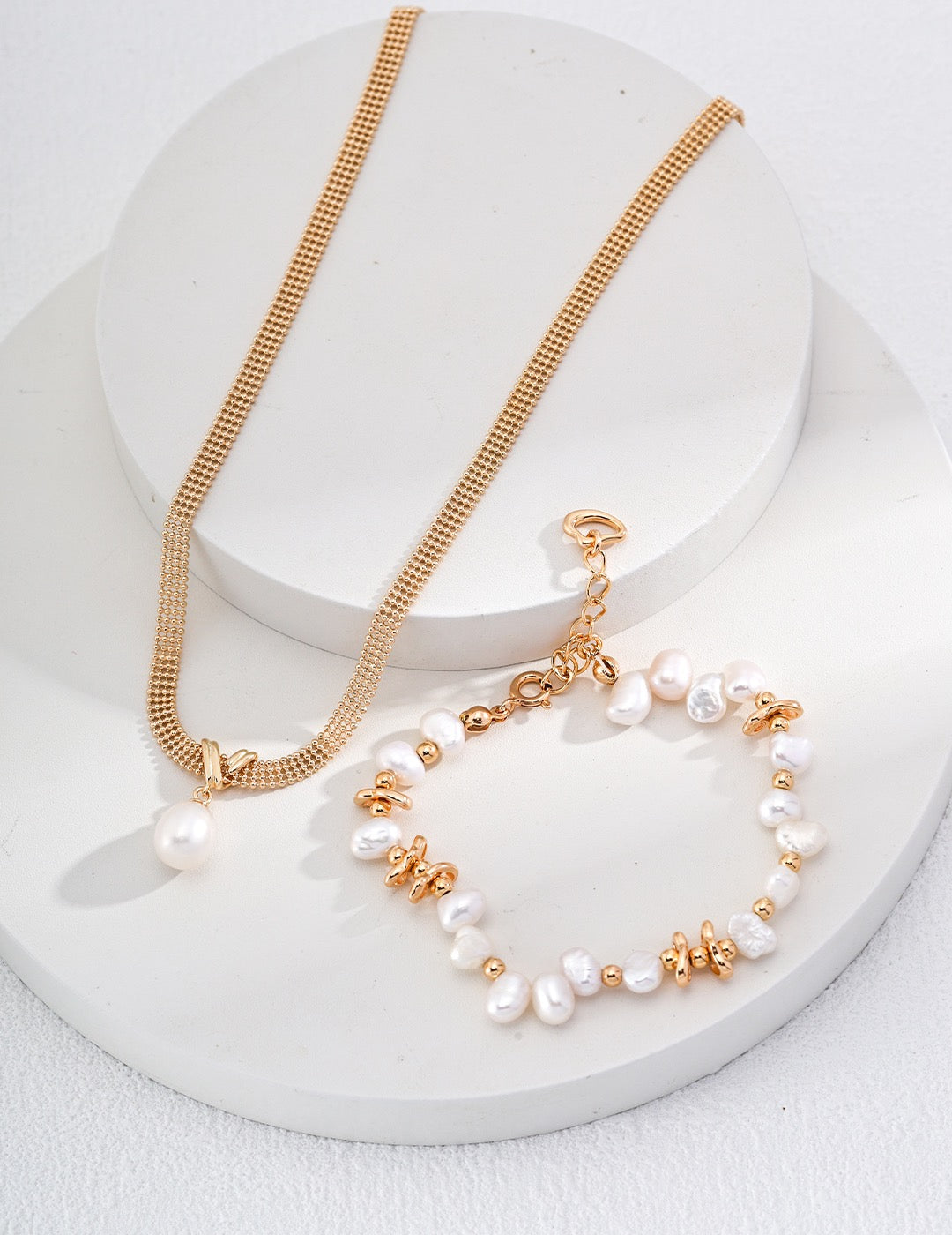 Lace With a Pearl Choker