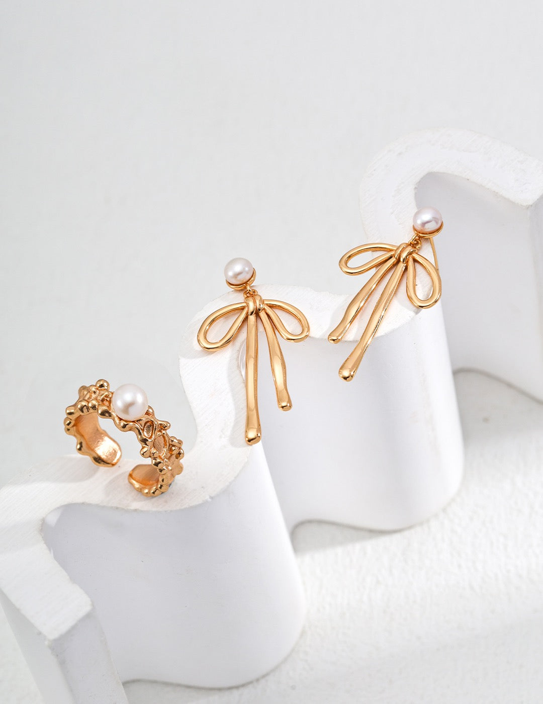 Ribbon Pearl Earrings