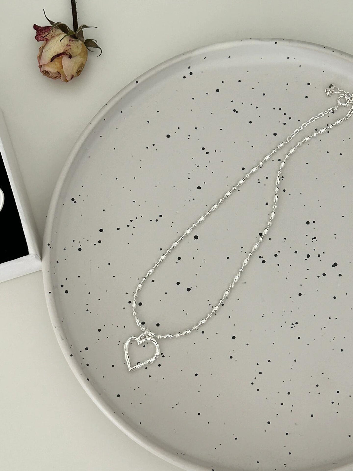 Mega Hollow Heart Silver Necklace | Estincele Jewellery | Women's necklace