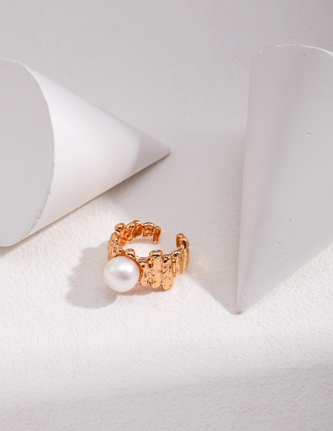 Ring of Coral Pearl | Estincele Jewellery | Women's ring