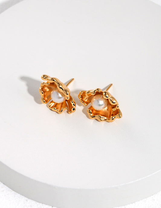 Seashell Pearl Earrings | Pearl jewelry | Estincele Jewellery | Women's earrings | Pearl earrings